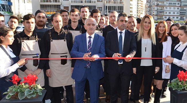 İZMİR'DE ORGANİK RESTORAN AÇILDI