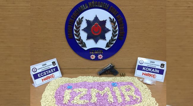 İZMİR POLİSİNDEN ZEHİR TACİRLERİNE DARBE