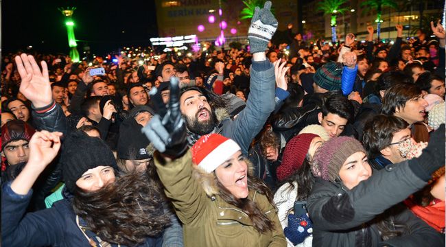 İzmirliler yeni yılı müzikle karşılayacak