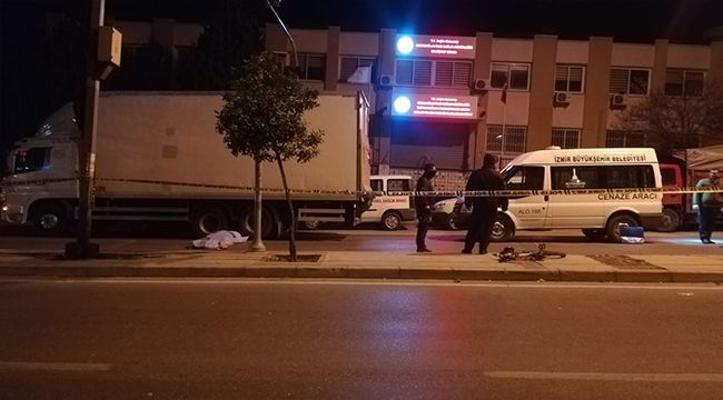Kamyon tekerinde metrelerce sürüklendi!