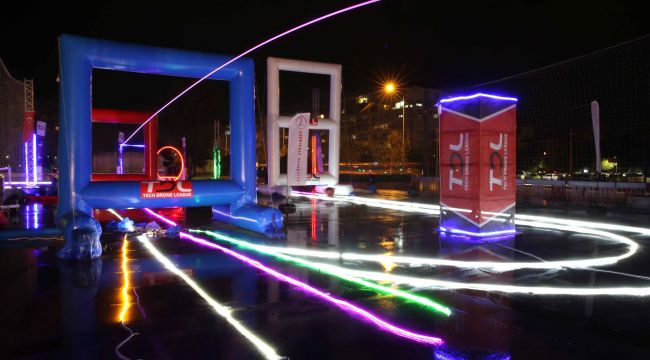 KARŞIYAKA'DA DRONE ŞOV