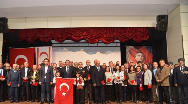 Kıbrıs gazilerinin madalya sevinci
