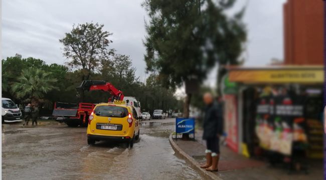 MAVİŞEHİR'DE SULAR ÇEKİLİYOR