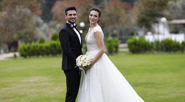 MİLLİ FUTBOLCU OKAY YOKUŞLU EVLENDİ