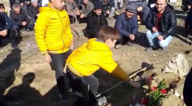 Sobadan zehirlenen Mustafa, toprağa verildi