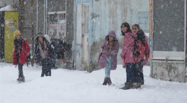Tunceli'de eğitime kar engeli