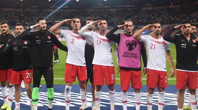UEFA'dan asker selamı kararı!