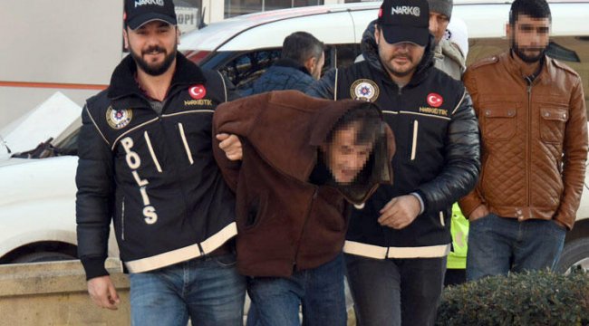 Adliyeye getirilirken 'Yüzümü açmayın' diye bağırdı