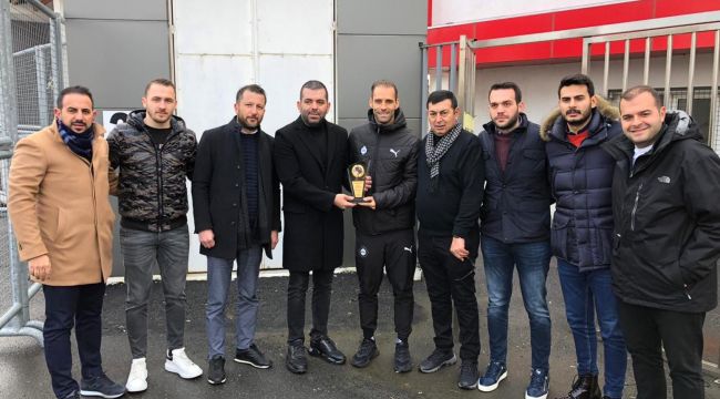 ALTAY'IN KRALI ÖDÜLÜNÜ ALDI