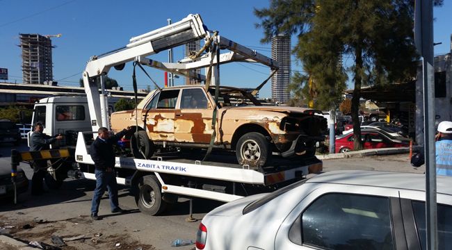 BORNOVA'DA HURDA ARAÇLARA ÇÖZÜM