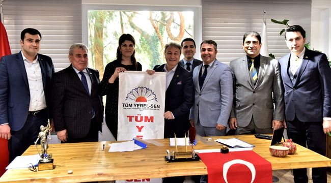 BORNOVA'DA TOPLU SÖZLEŞME SEVİNCİ