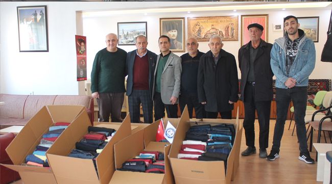 Çocuklara kıyafet yardımı