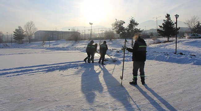Erzurum’da Sibirya soğukları donduruyor