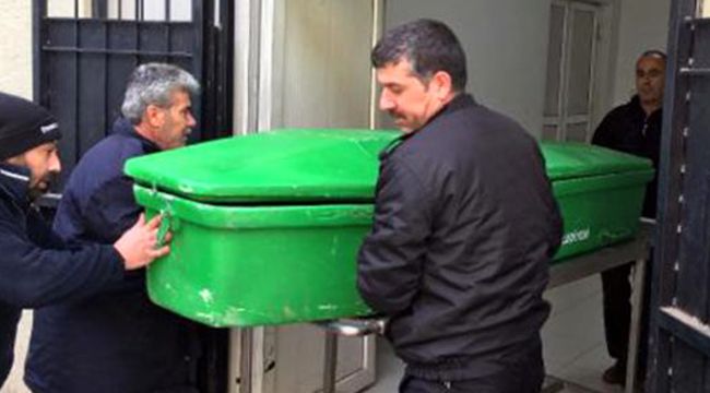 Eşini bıçakladı intihar etti!