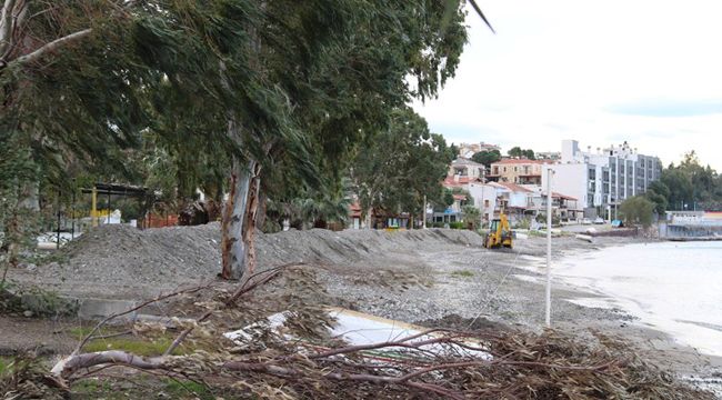 FOÇA'YI FIRTINA VURDU