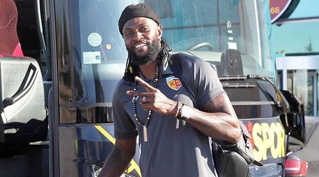 Göztepe, Adebayor'la anlaştı!