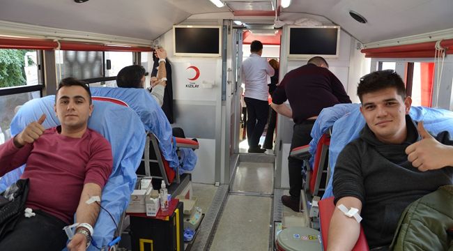 İZMİR'DE BAĞIŞ REKORU