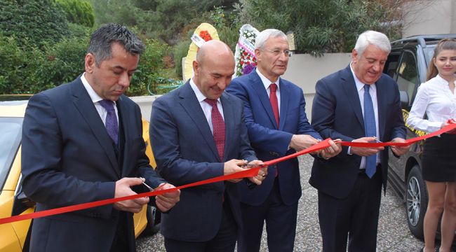 İZMİR'DEKİ TAKSİLERDE DİJİTAL DÖNEM BAŞLADI