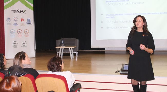 İzmir Sev Aile Sempozyumu 'Büyüme Yolculuğu'na ışık tuttu