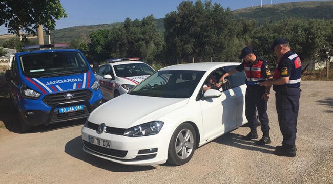 Jandarma 70 aranan şahsı yakaladı