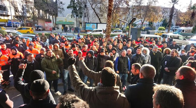 KARŞIYAKA BELEDİYESİ İŞÇİLERİ EYLEMDE