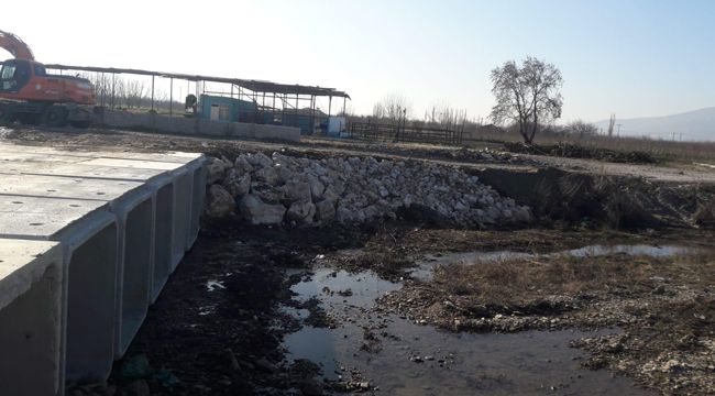 KEMALPAŞA'DAN ÇİFTÇİYİ SEVİNDİREN KÖPRÜ