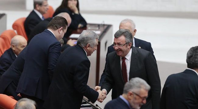 TBMM'de dikkat çeken anlar!