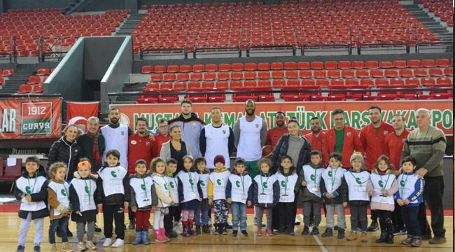 Miniklerin Yüreği Kaf Sin Kaf İçin Çarptı