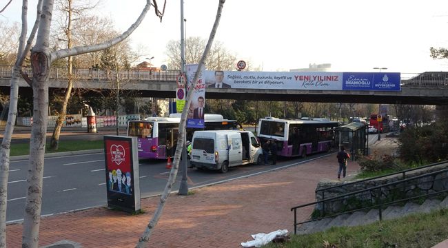 Otobüs tekerinin altında kaldı!