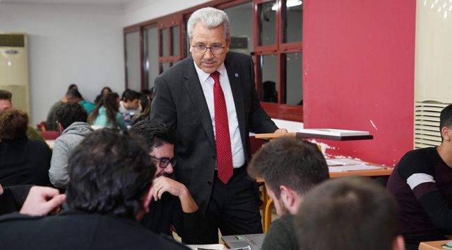 REKTÖR BUDAK'TAN ÖĞRENCİLERE MORAL ZİYARETİ
