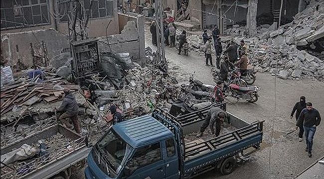 Rus savaş uçakları İdlib'i vurdu,12 ölü