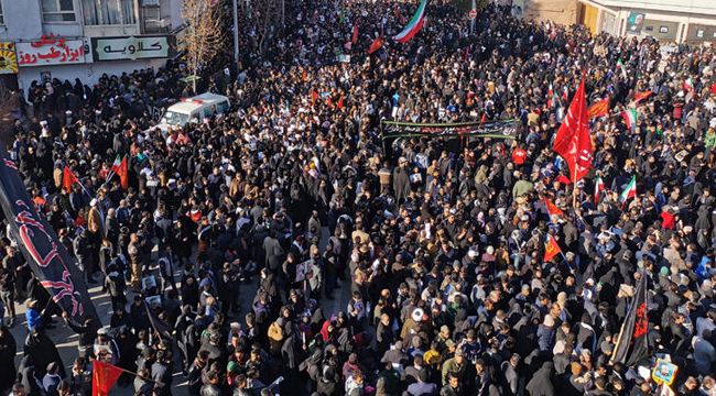 Süleymani'nin cenazesinde izdiham çıktı