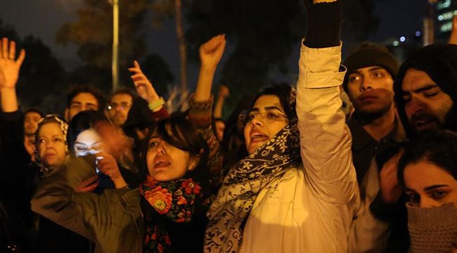 Tahran karşıtı: Yalancılar istifa