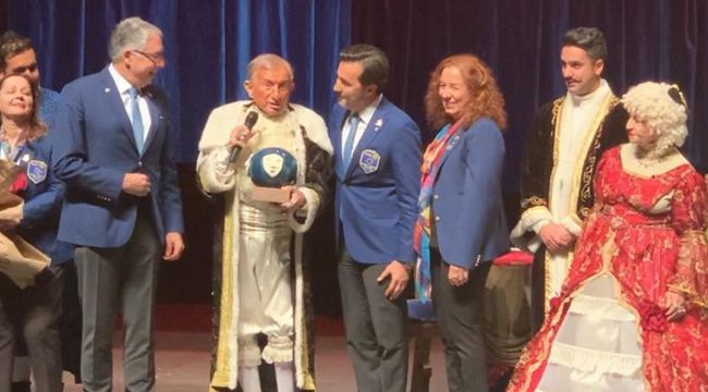 Yılın meslek ödülü Haldun Dormen'e