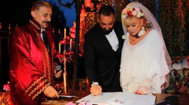 Zerrin Özer boşandı
