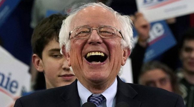 ABD'deki ön seçimde Sanders kazandı