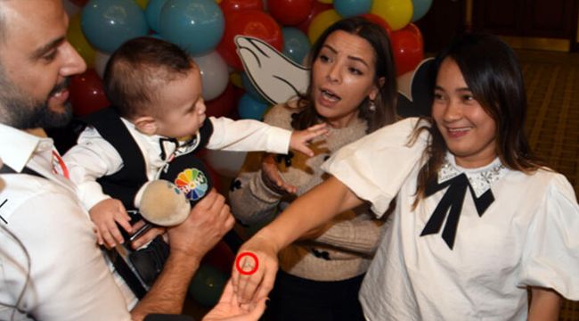 Alişan ve eşi Buse Varol oğulları Burak'ın birinci yaşını kutladı