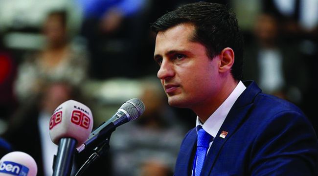 CHP İZMİR İL BAŞKANI DENİZ YÜCEL OLDU