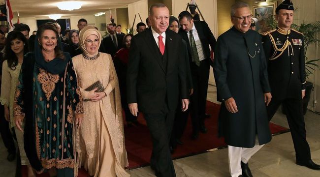 Cumhurbaşkanı Erdoğan: Pakistan'da evimizde gibiyiz