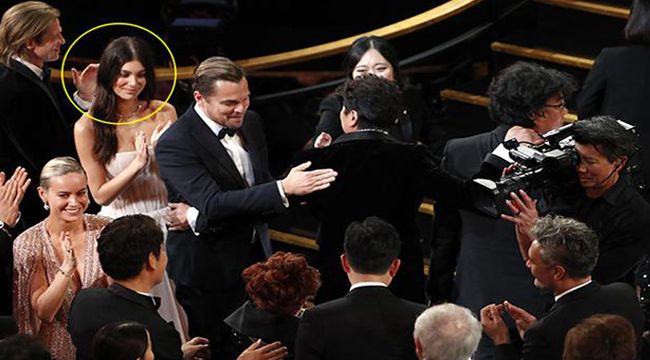 Leonardo DiCaprio sevgilisiyle poz vermekten kaçtı