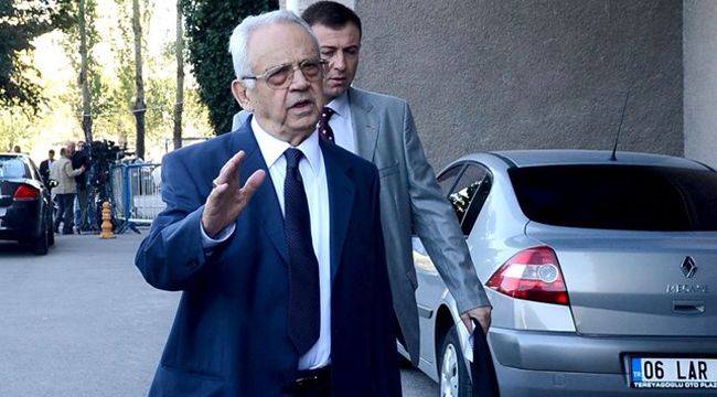 Eski Kara Kuvvetleri Komutanı Hikmet Köksal hayatını kaybetti