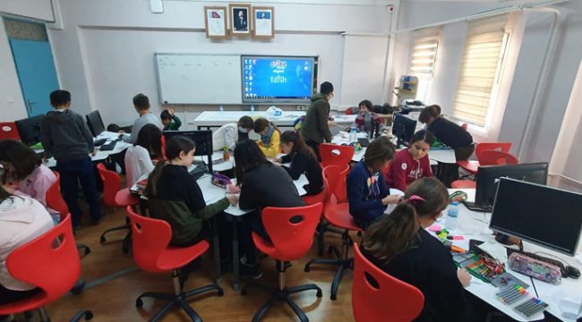 FOÇA'DA ROBOTİK KODLAMA SINIFI