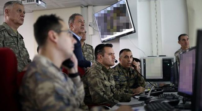 HAREKATI SEVK VE İDARE EDİYOR