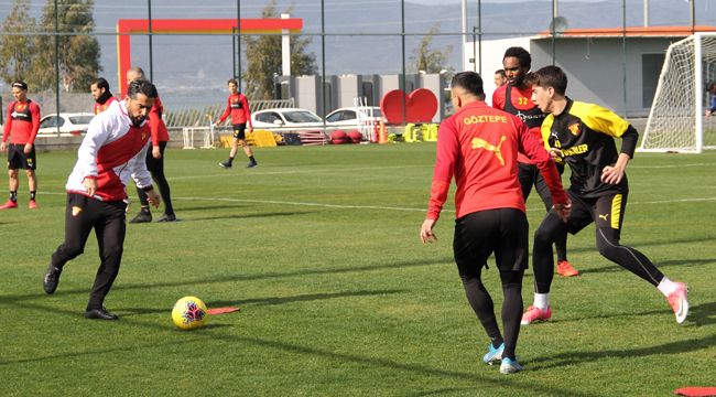 İlhan Palut futbolculara taş çıkardı