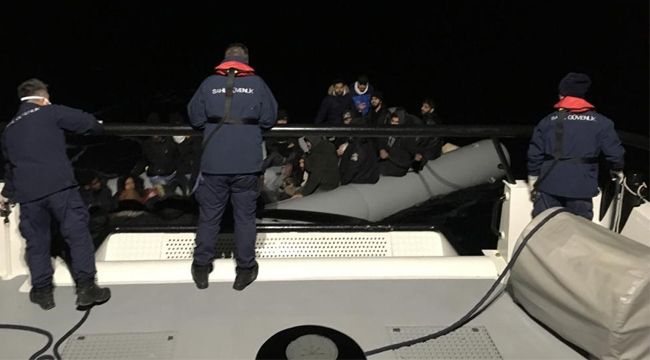 İZMİR'DE 88 GÖÇMEN YAKALANDI