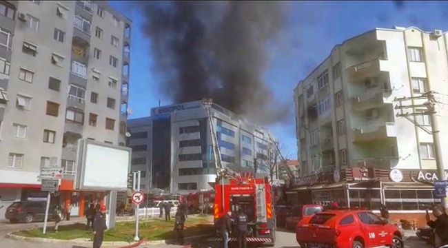 İZMİR'DE HASTANE YANGINI