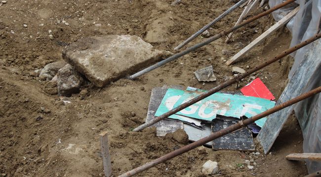 İZMİR’DE İNŞAAT TEMELİNDEN LAHİT ÇIKTI