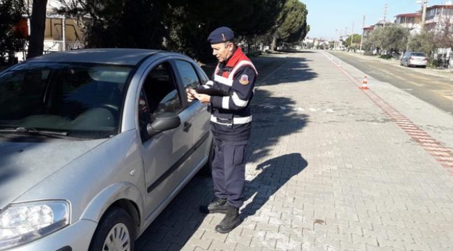 İZMİR'DE  JANDARMADAN  TRAFİK UYGULAMASI
