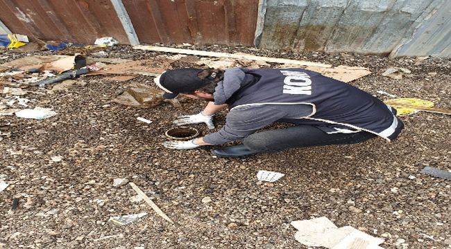 İZMİR'DE KAÇAK AKARYAKIT ELE GEÇİRİLDİ