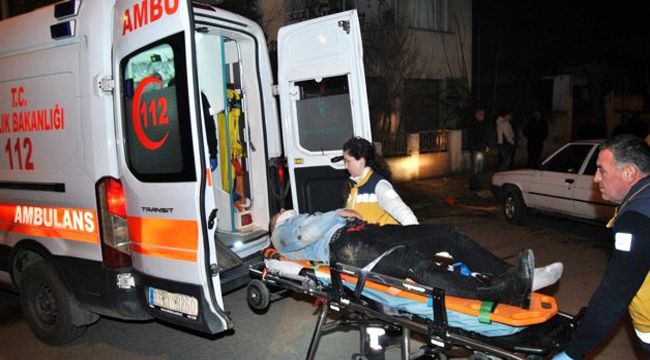 İzmir'de otomobil elektrikli bisiklete çarptı